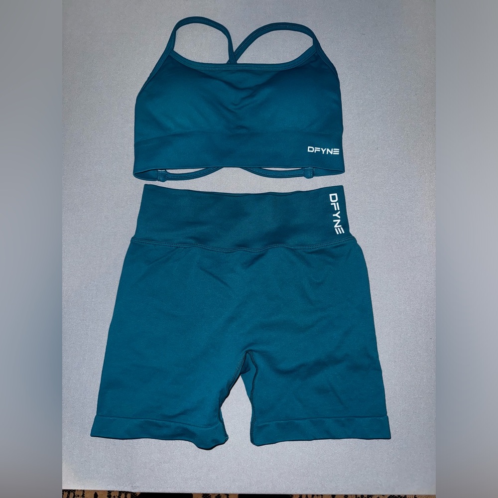 •DFYNE SET 
•NEW